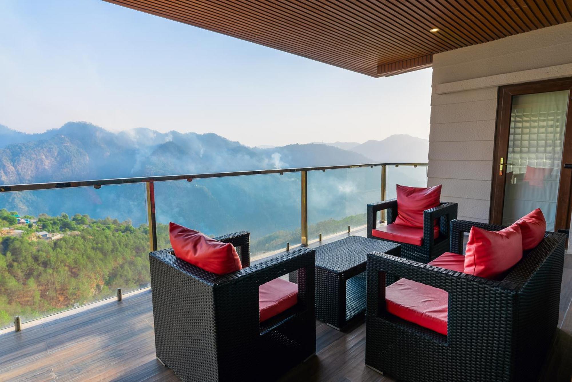The Manor Luxury Apartments, Shimla Masobra Kültér fotó